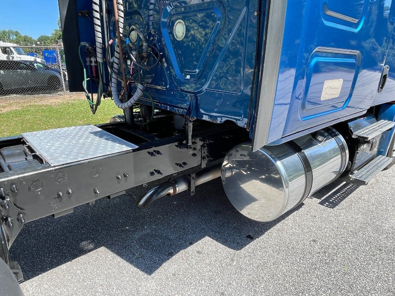 2020 Freightliner Cascadia 126 image 14