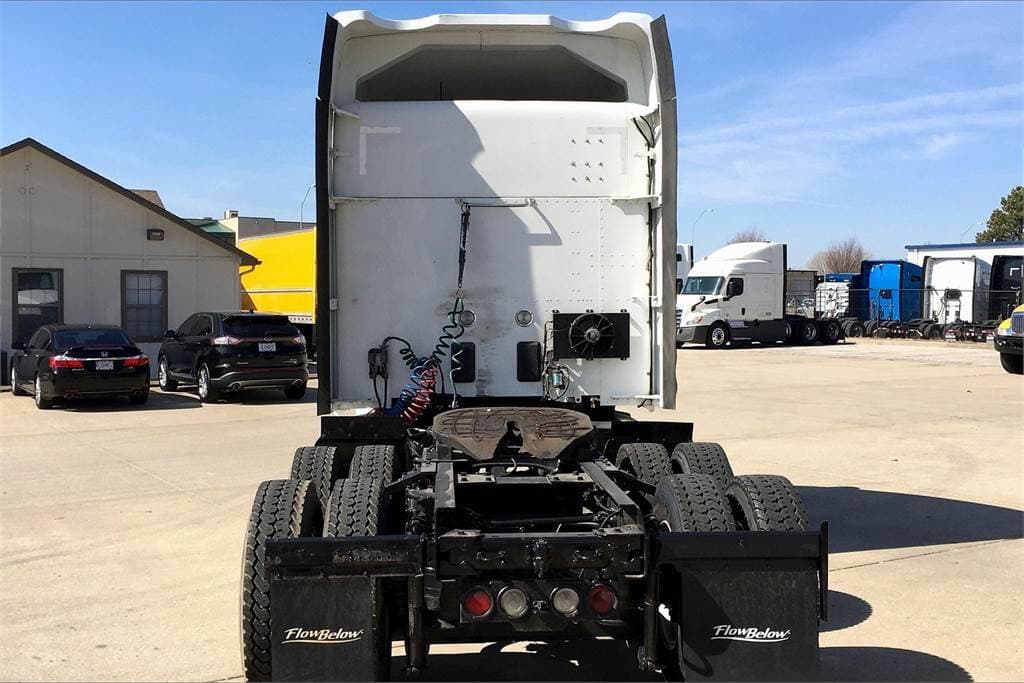 2018 Kenworth T680 image 4