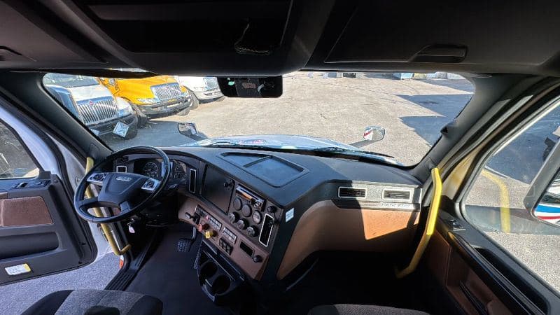 2021 Freightliner Cascadia image 36