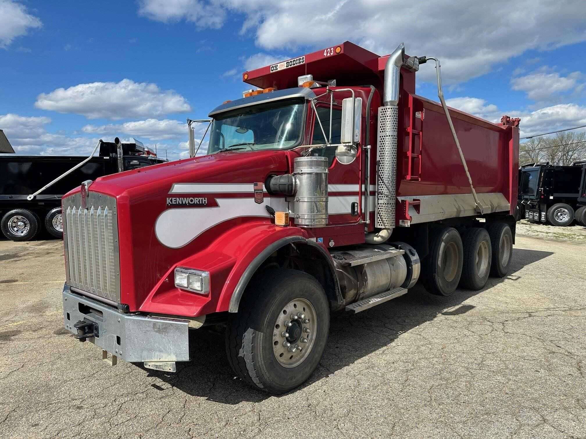 1992 Kenworth T800 image 1