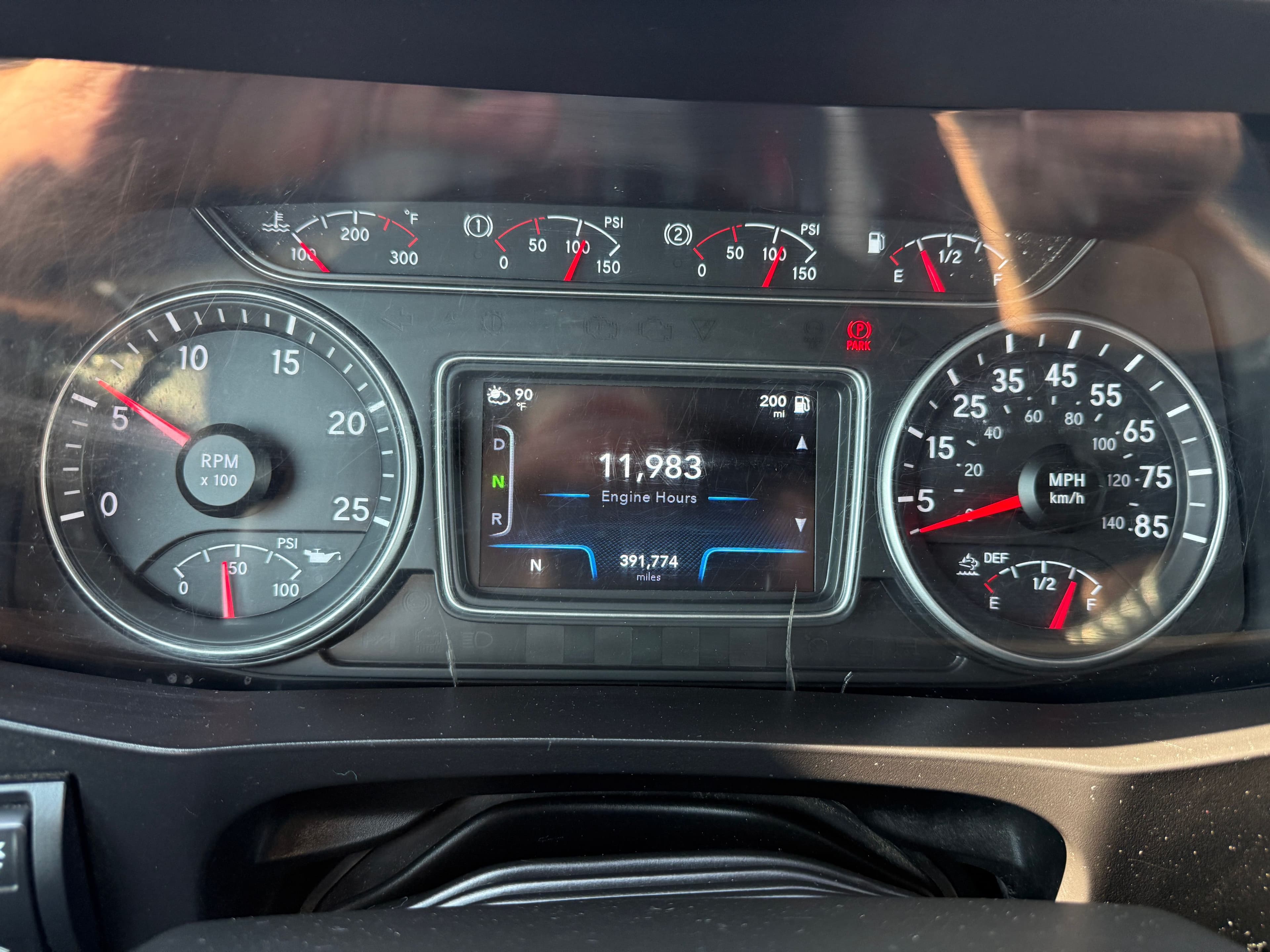 2021 International LT625 image 12