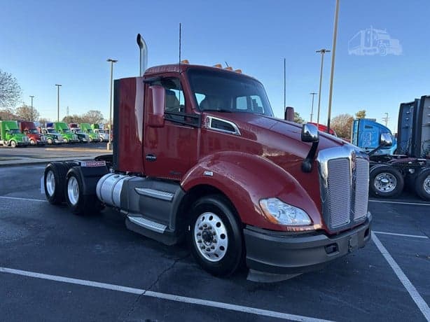 2021 Kenworth T680 image 3