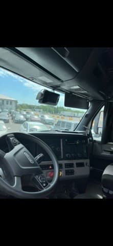 2023 Freightliner Cascadia PRL-26K image 5