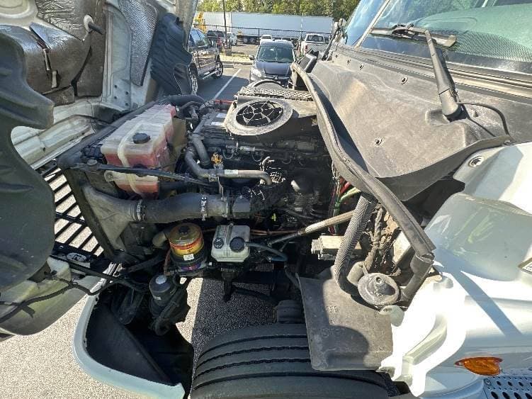 2018 Freightliner Cascadia image 8