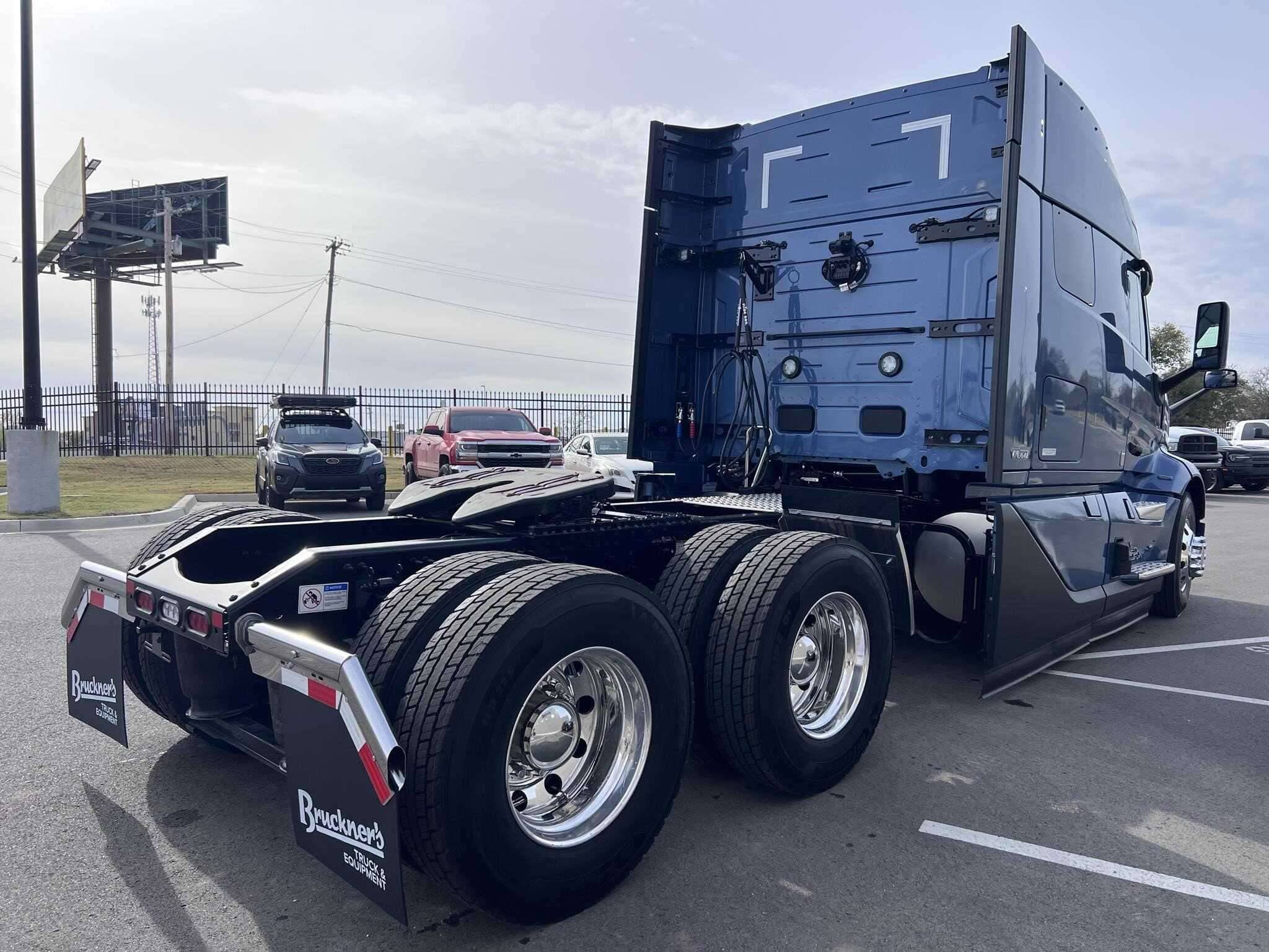 2026 Volvo NEW VNL image 4