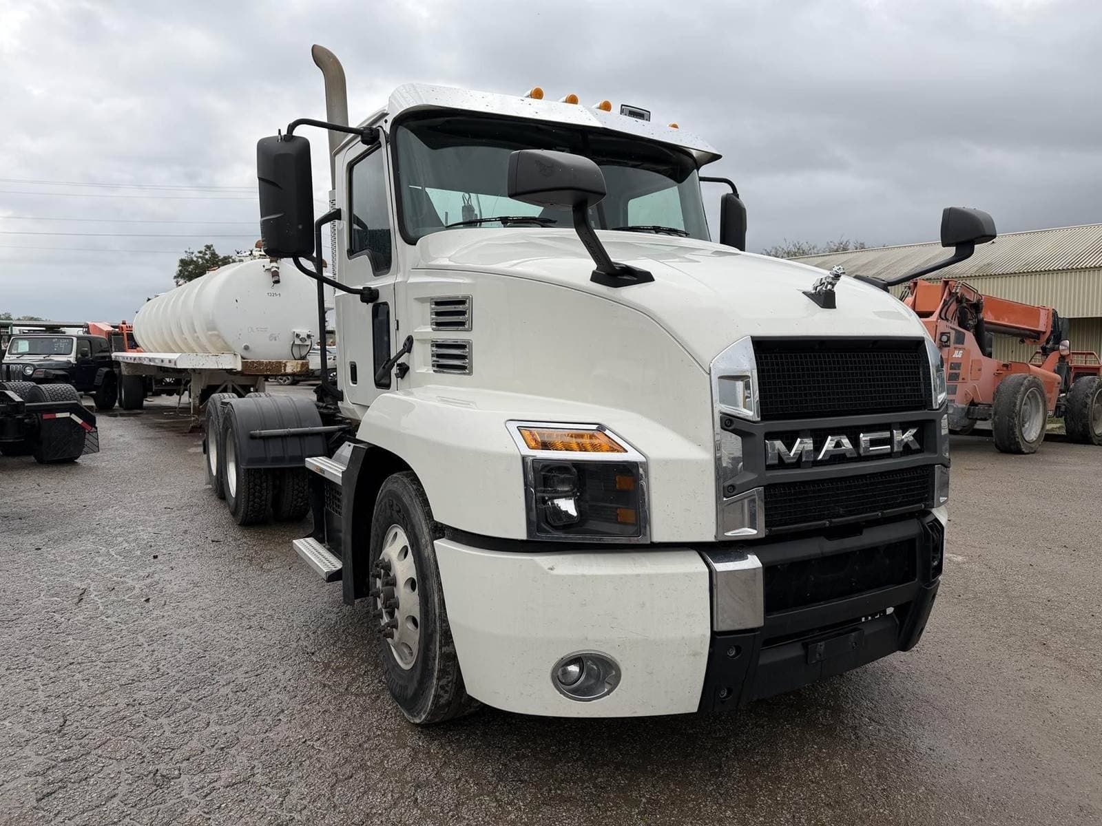 2019 Mack Anthem 64T Day Cab Truck - MP7 425HP, 12 Speed M Drive Amt image 3