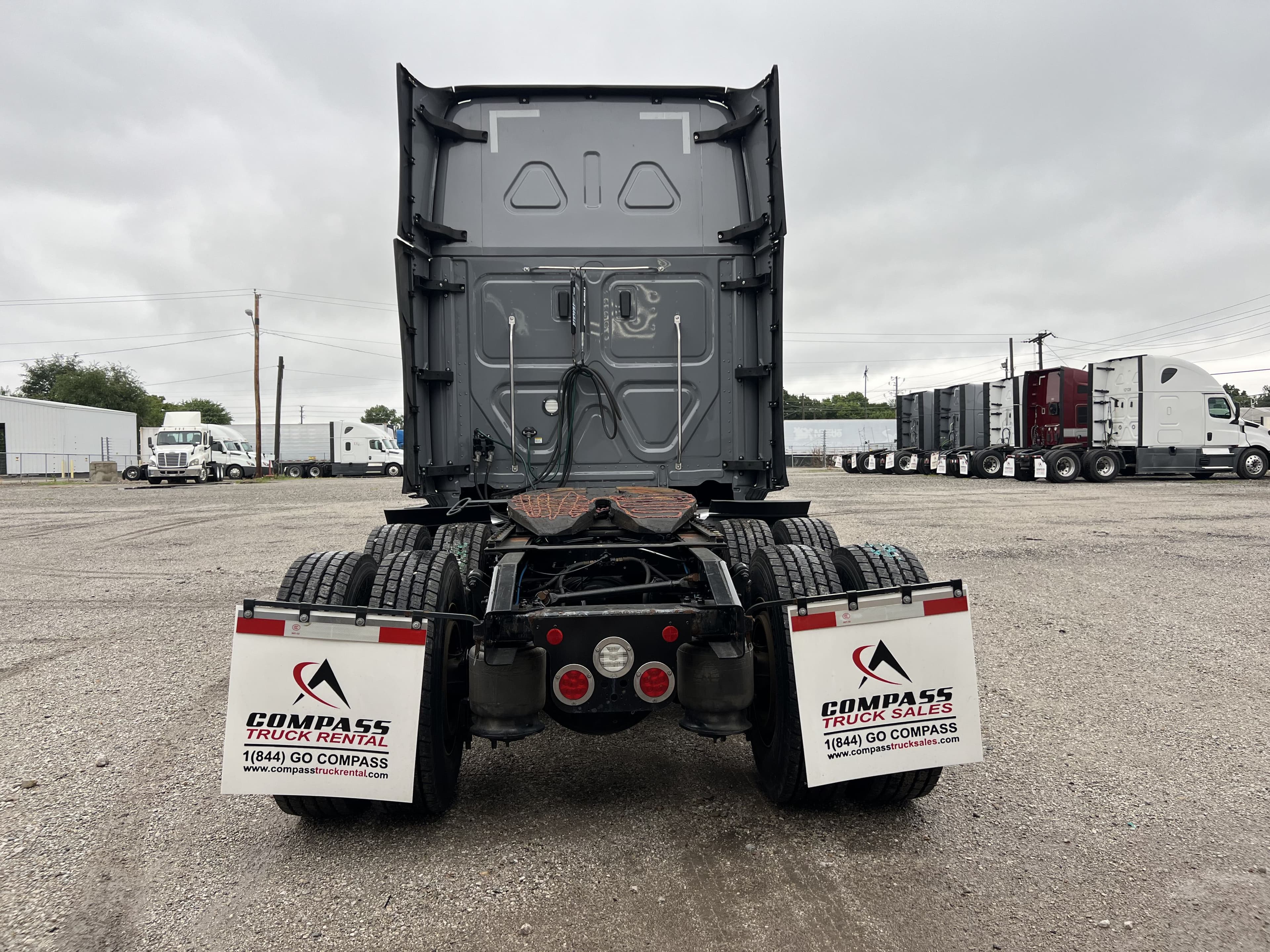 2022 Freightliner Cascadia 126 image 3