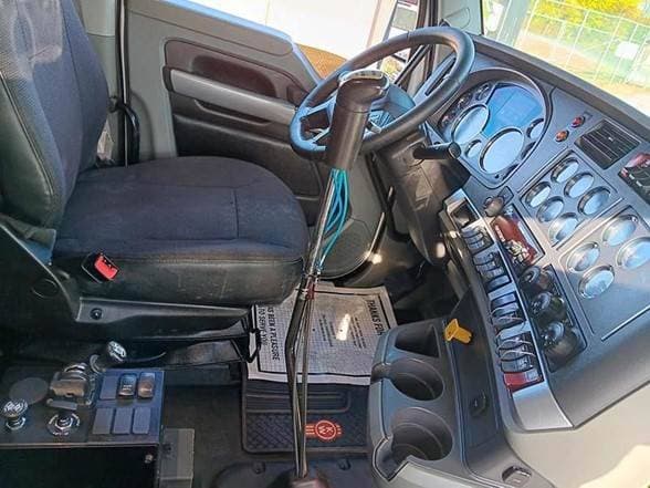 2021 Kenworth T880 image 6