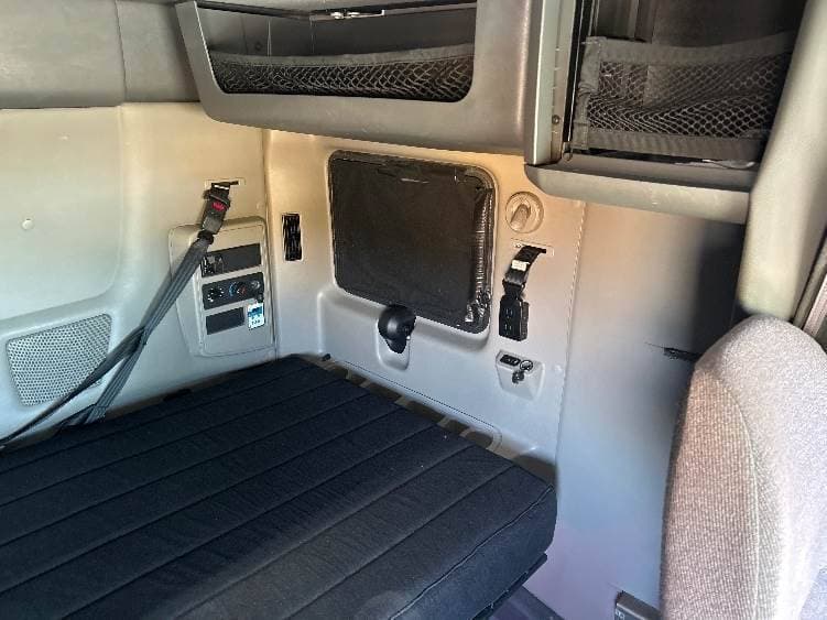 2023 International LT62F image 10
