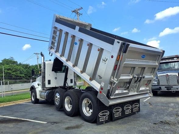 2026 Kenworth T880 image 14