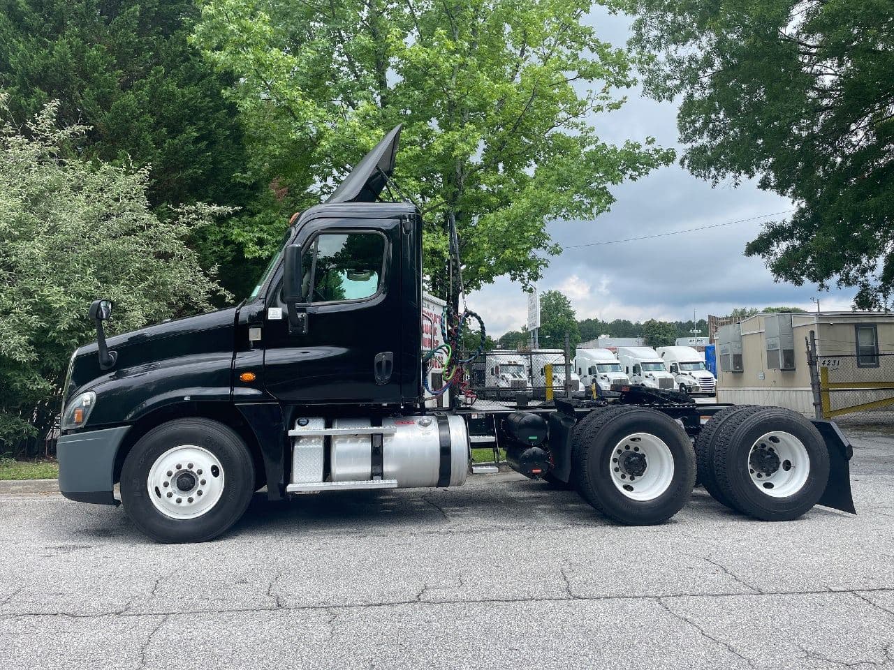 2018 Freightliner Cascadia 125 image 13