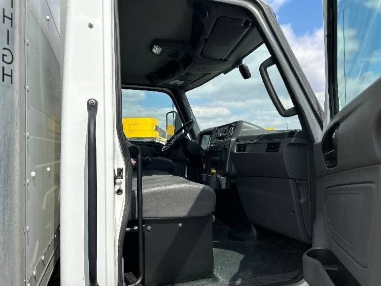2022 International MV607 Box Truck - 220HP, 6 Speed Automatic, Roll up Door image 20