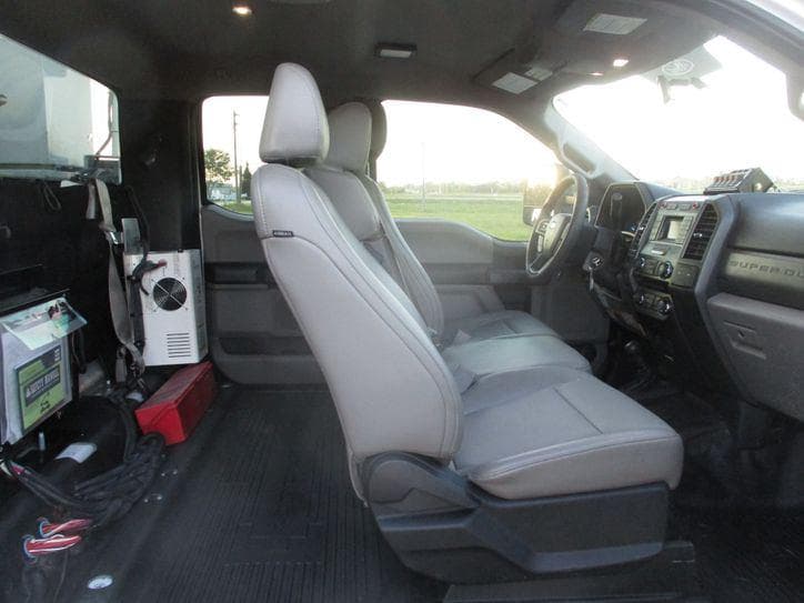 2018 Ford F550 SUPER CAB BUCKET TRUCK 4X4 image 18