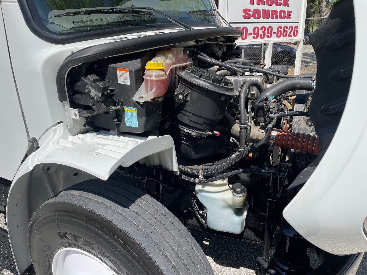 2022 Freightliner M2106 image 25