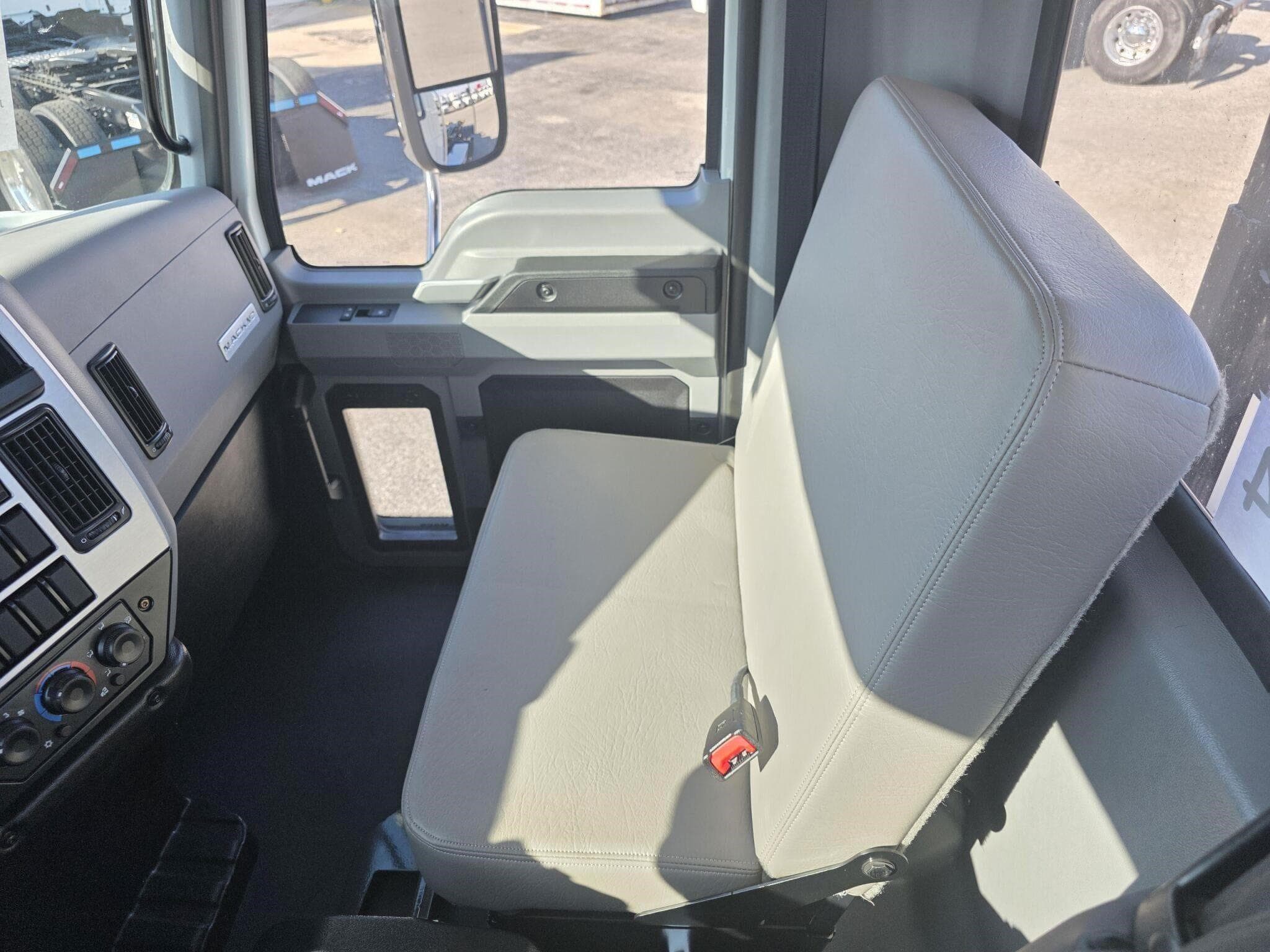 2026 MACK MD6 121224 image 10