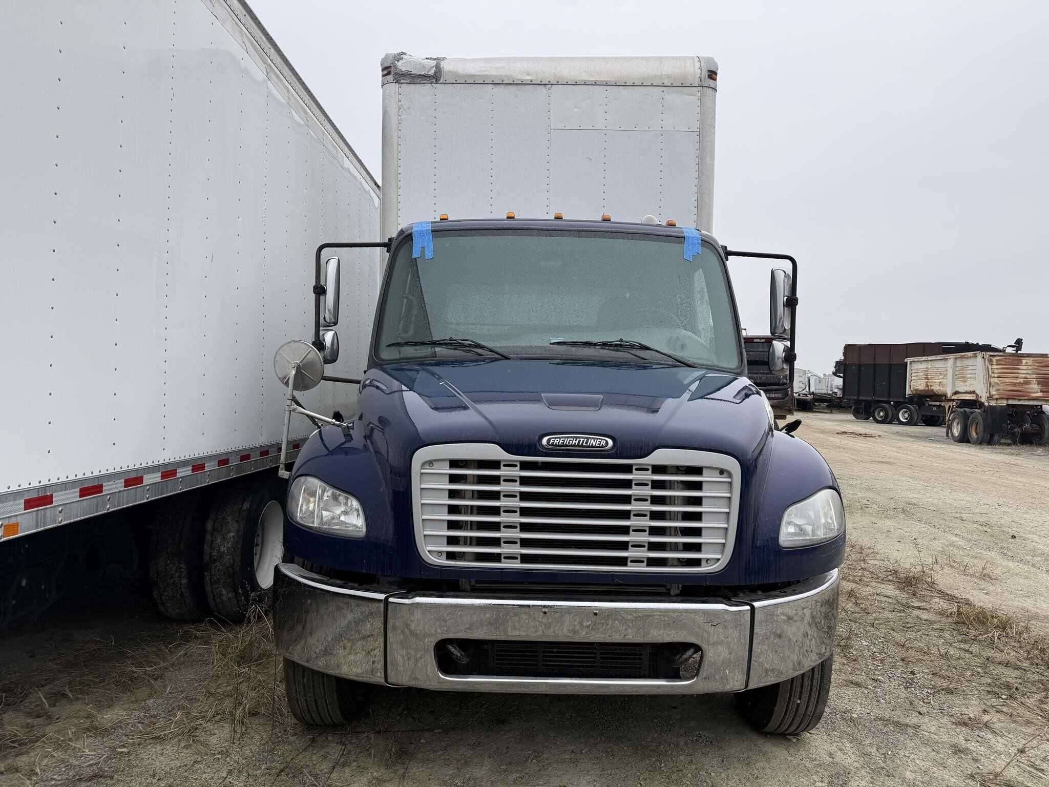 2017 Freightliner M2 image 6