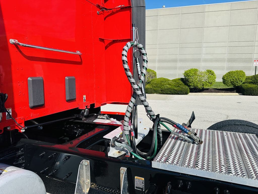 Used 2022 PETERBILT 579 image 30