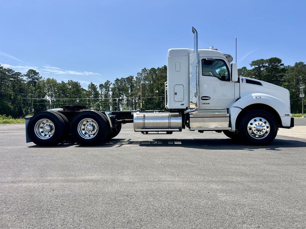 New 2027 KENWORTH T880 image 9