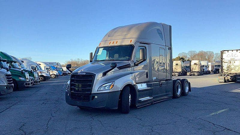 2024 Freightliner Cascadia 126 image 2