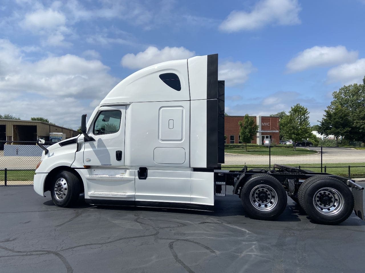 2020 Freightliner Cascadia image 8