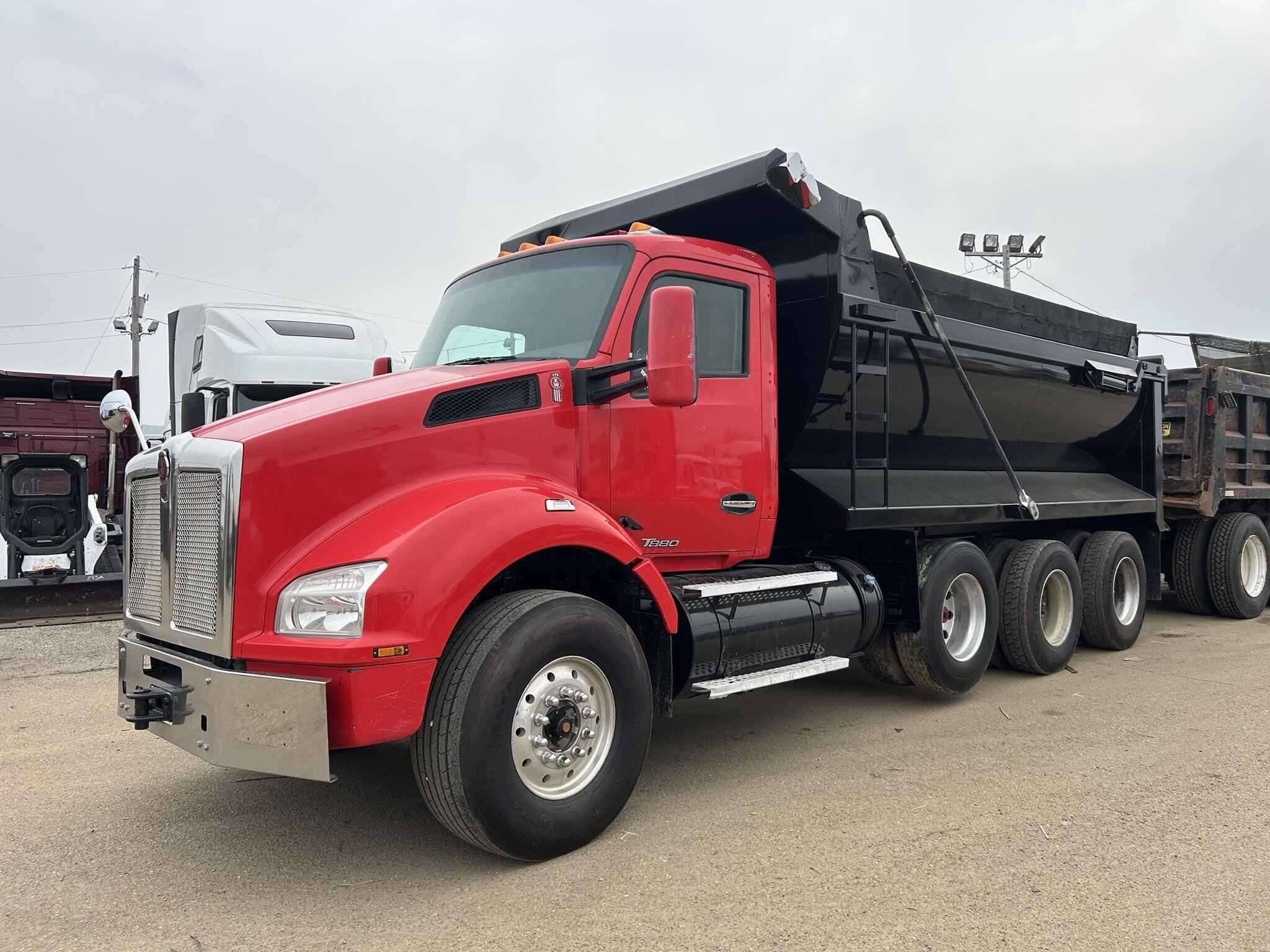 2017 Kenworth T880 image 1