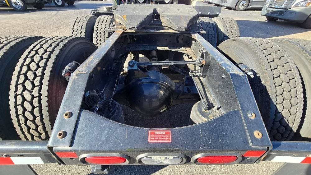 2022 Volvo VNL image 6