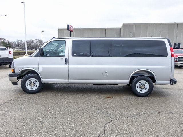 2025 Chevrolet Express 3500 LT 15 Passenger Van image 6