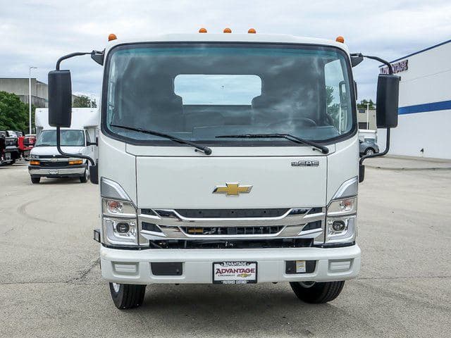 2025 Chevrolet 5500 XG LCF Gas Base image 8