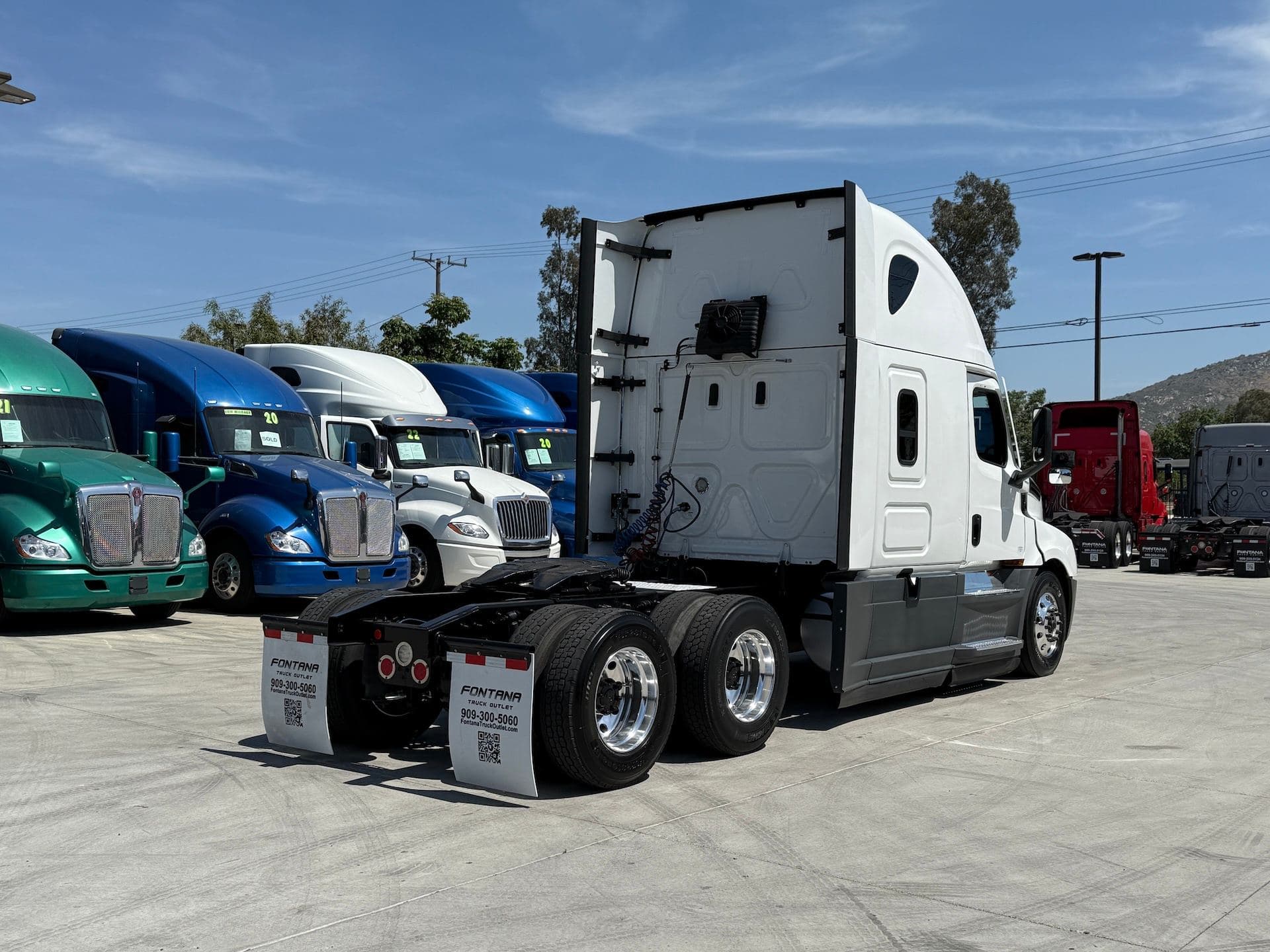 2021 Freightliner Cascadia 126 image 5