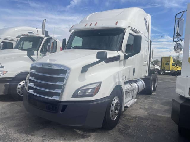 2021 Freightliner Cascadia 126