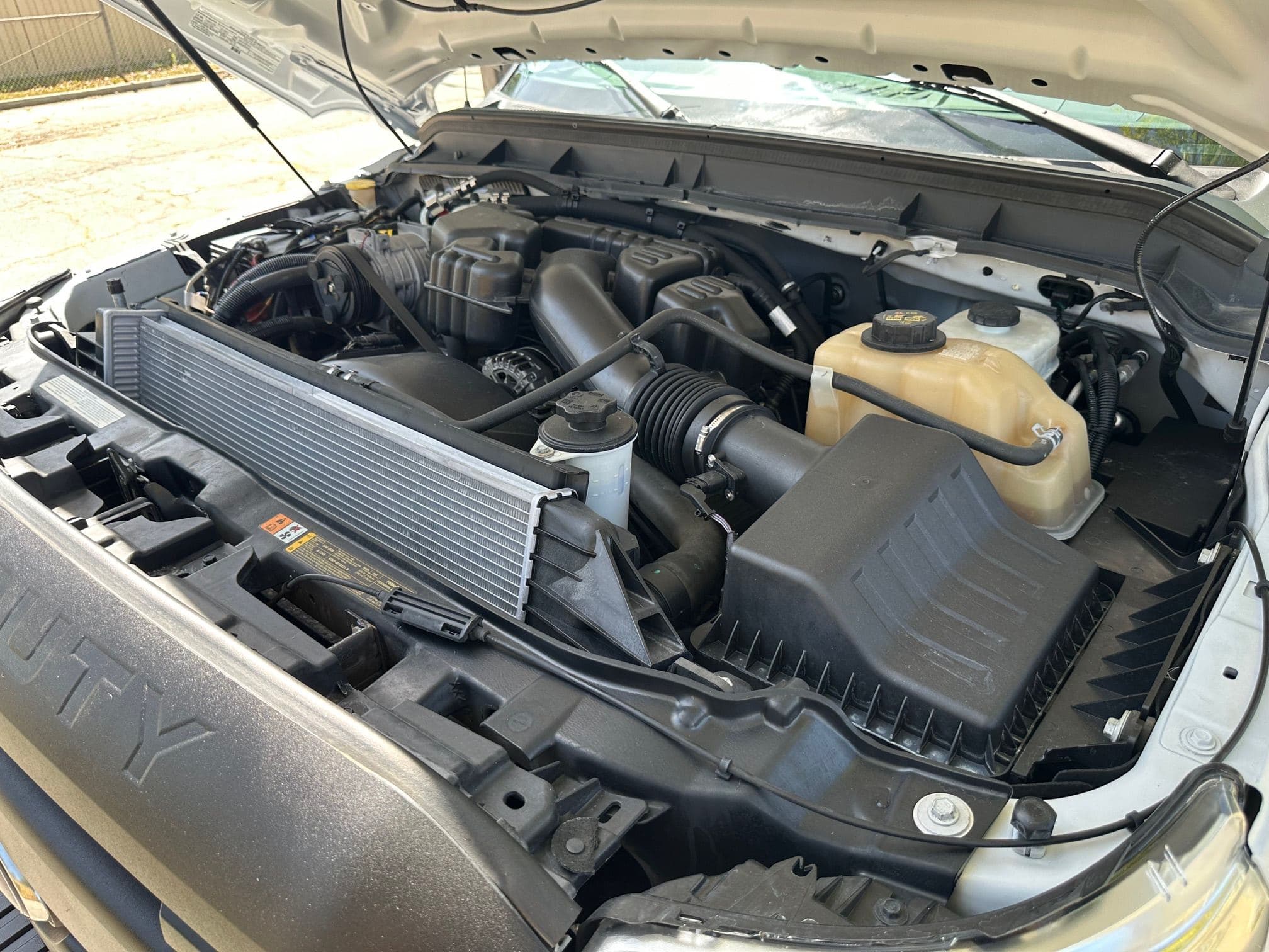 2016 Ford F-350 Reefer Box Truck with Liftgate image 48