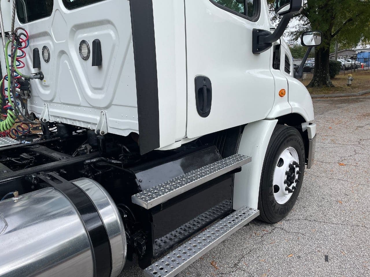 2019 Freightliner Cascadia 116 image 13