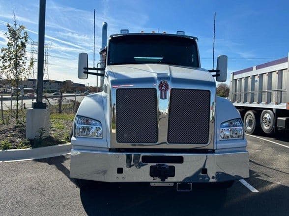 2025 Kenworth T880 image 4