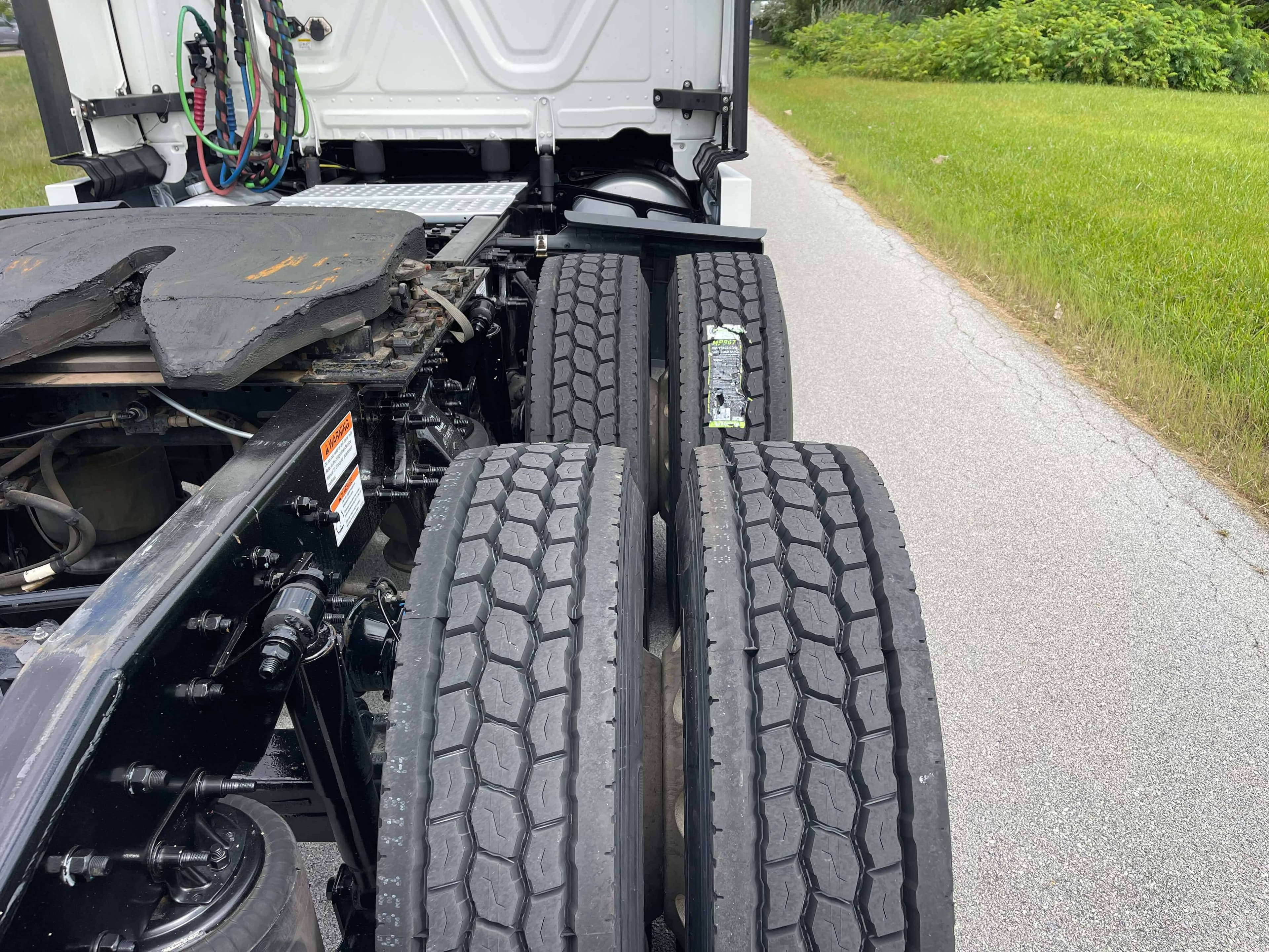 2023 Freightliner Cascadia 126 image 10