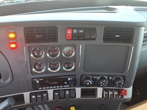2026 Kenworth T880 image 17