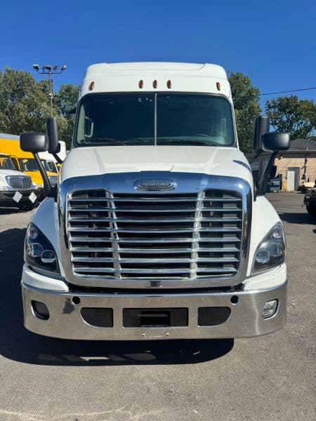 2016 Freightliner Cascadia image 4