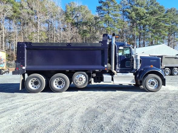 2026 Kenworth W900 image 2