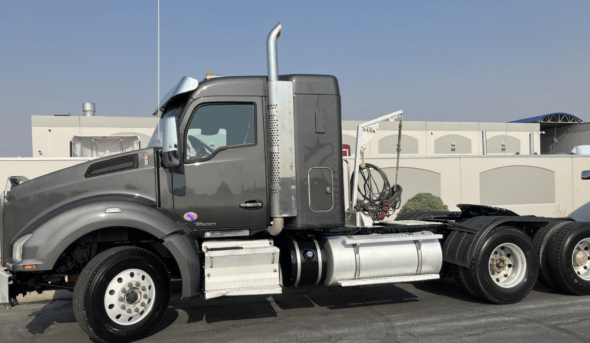 2020 Kenworth T880 image 1