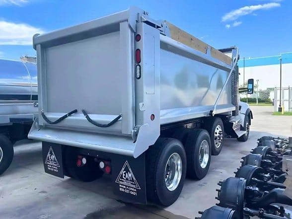 2025 Kenworth T880 image 7