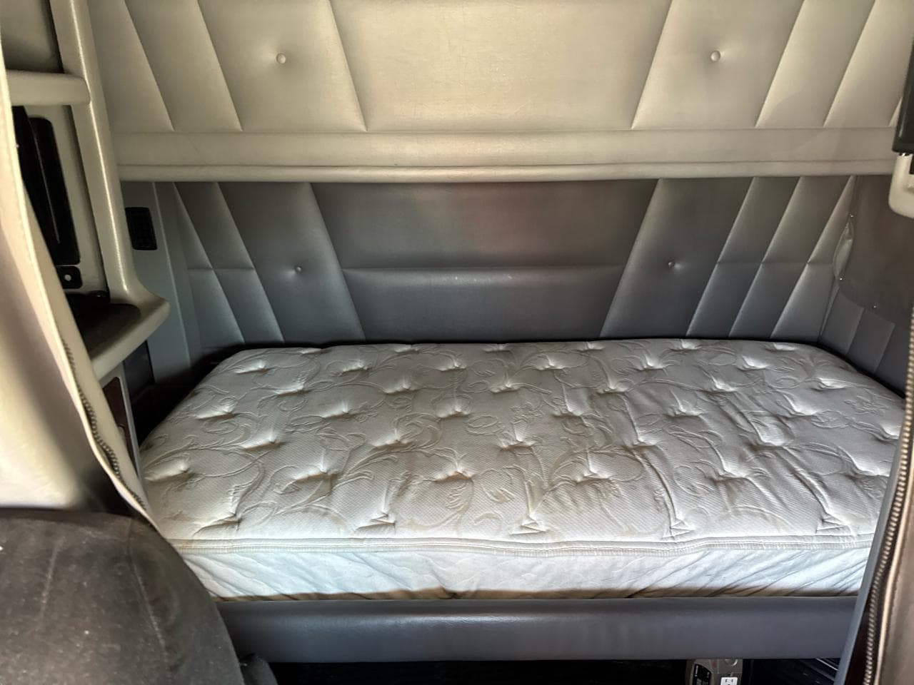2015 Peterbilt 386 image 9