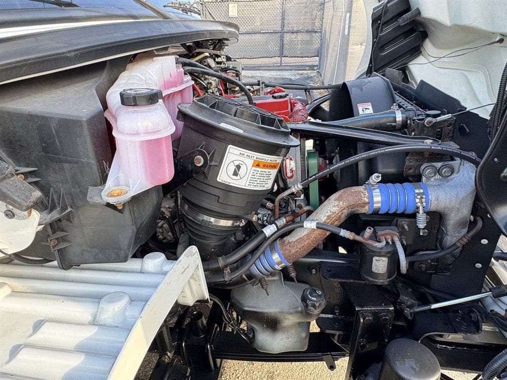 2015 Freightliner M2 106 image 38