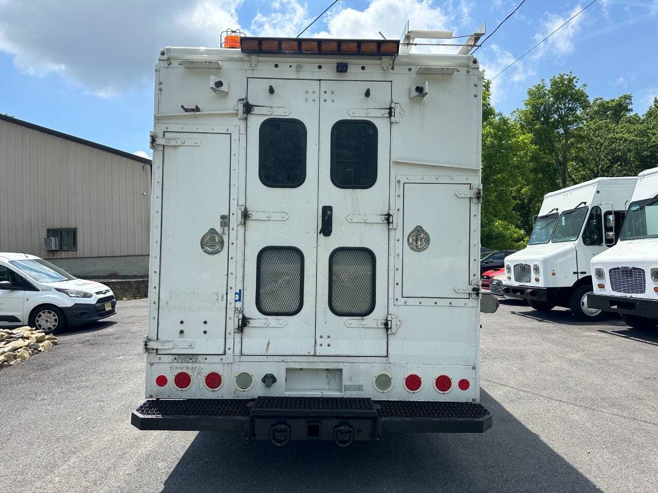 2016 Freightliner MT45 image 5