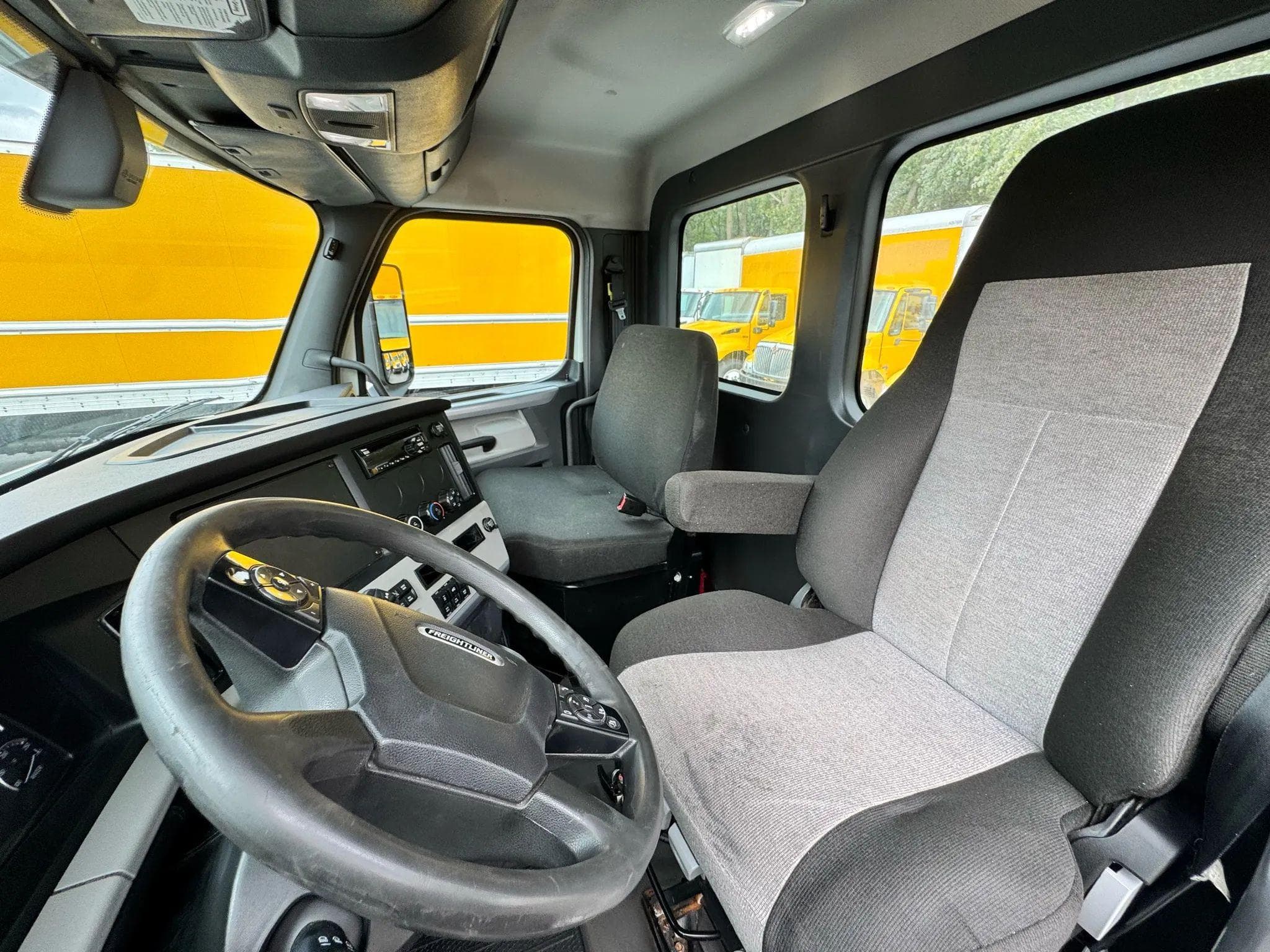 2018 Freightliner Cascadia image 8