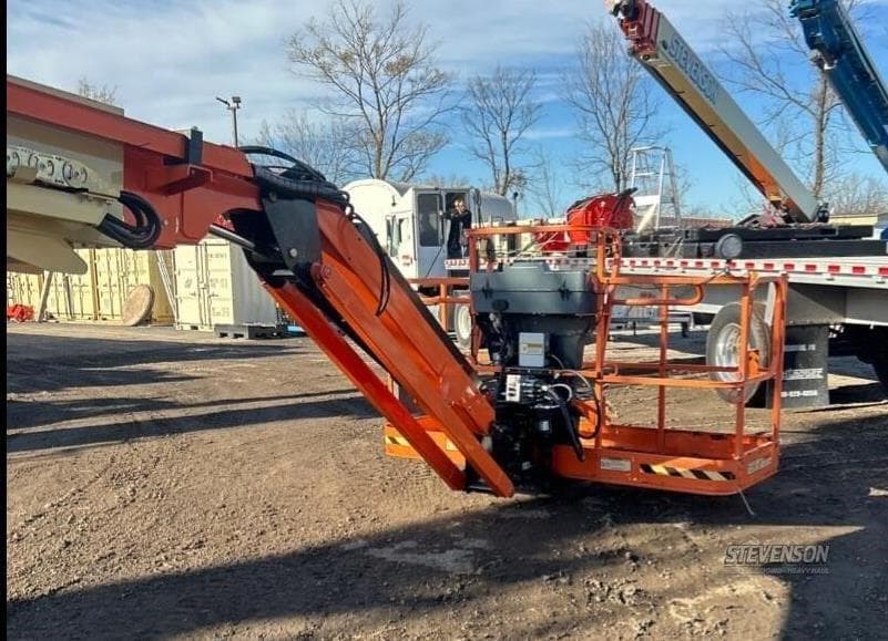 2021 JLG 670SJ image 9