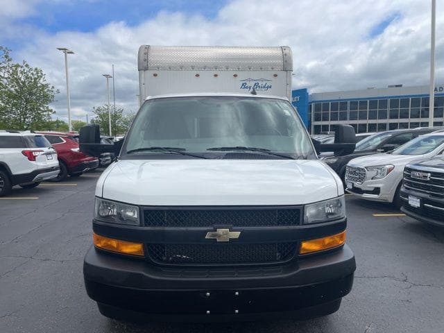 2022 Chevrolet Express 3500 Work Van Cutaway image 6