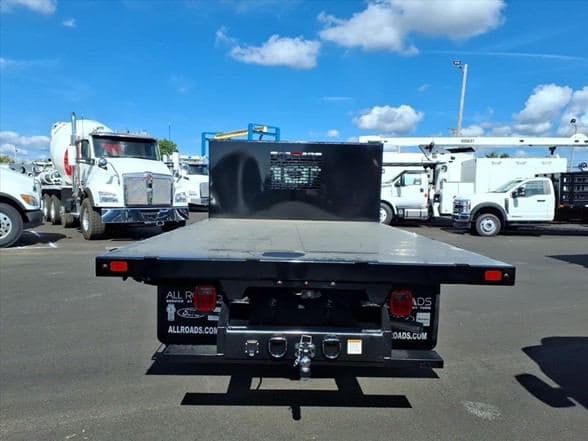 2025 Ford F550 image 7