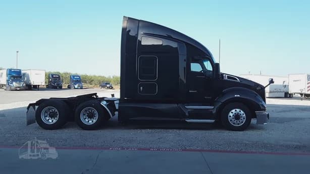 2021 Kenworth T680 image 3