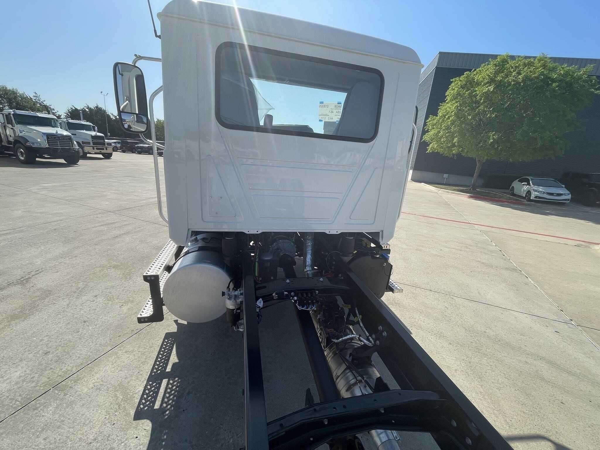 New 2025 MACK MD6 Conventional - Day Cab in Dallas, TX image 4