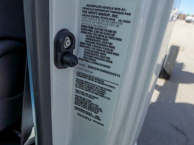 2025 Chevrolet 4500 HG LCF Gas Base image 13