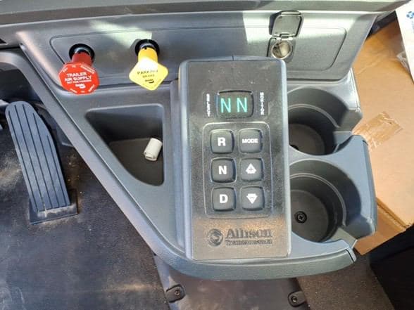 2026 Kenworth T880 image 14